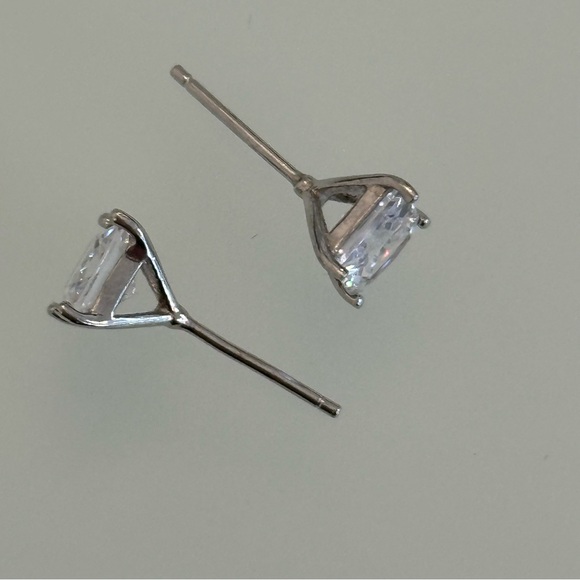 .925 Silver & Princess Cut Cubic Zirconia Stud Earring - Picture 8 of 11